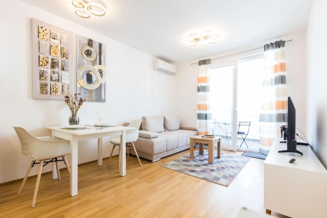 Tanja Modern Apartment With Balcony And Parking Garage Zara Esterno foto