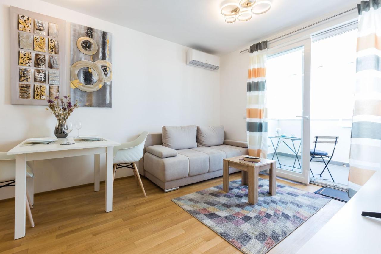 Tanja Modern Apartment With Balcony And Parking Garage Zara Esterno foto