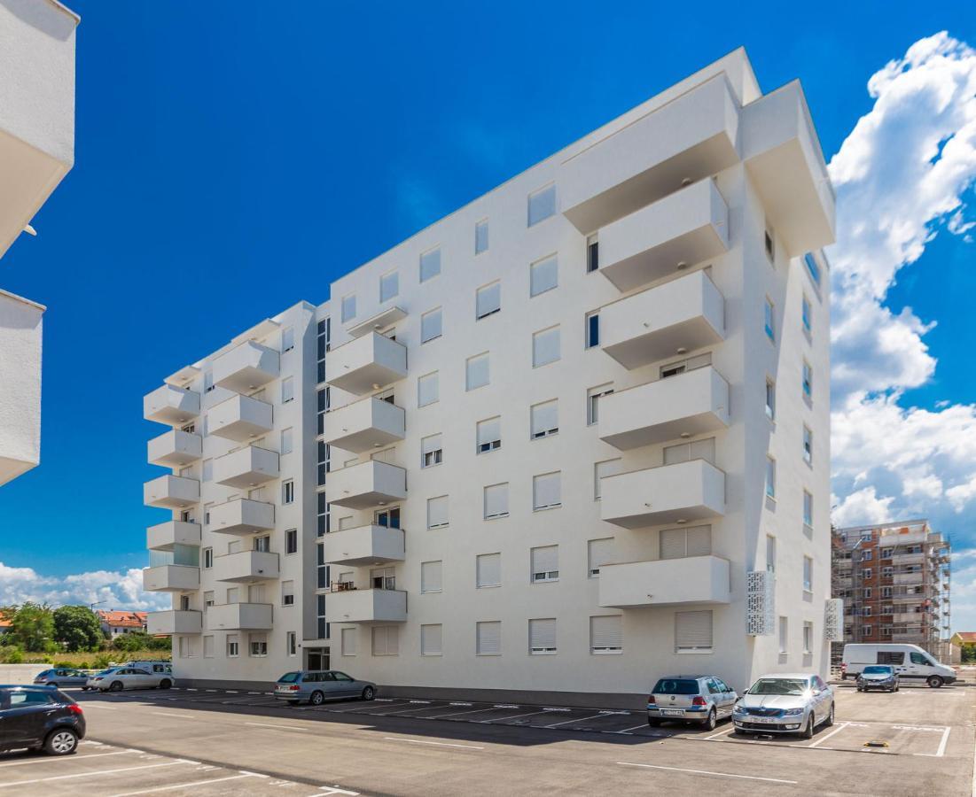 Tanja Modern Apartment With Balcony And Parking Garage Zara Esterno foto