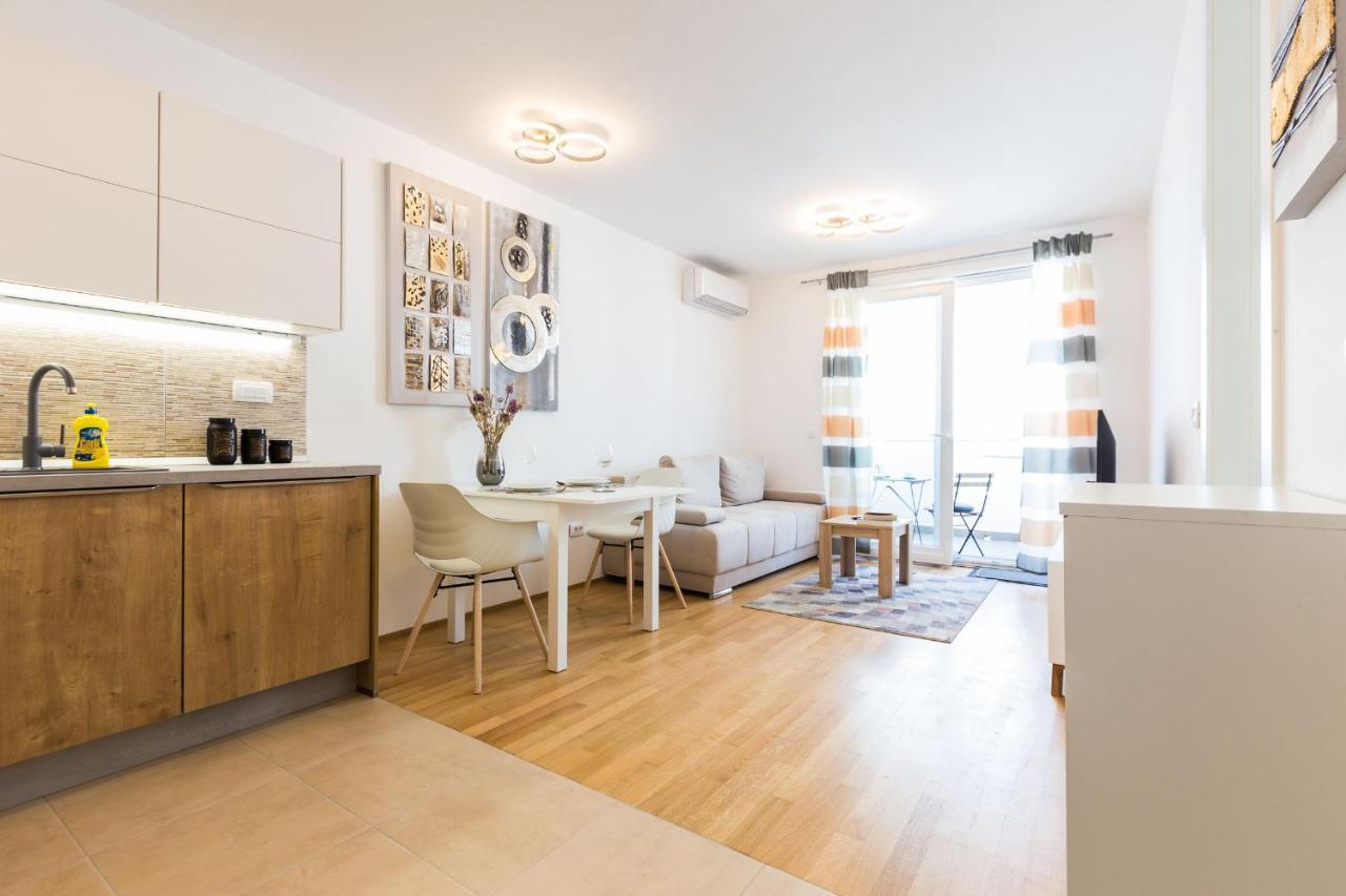 Tanja Modern Apartment With Balcony And Parking Garage Zara Esterno foto
