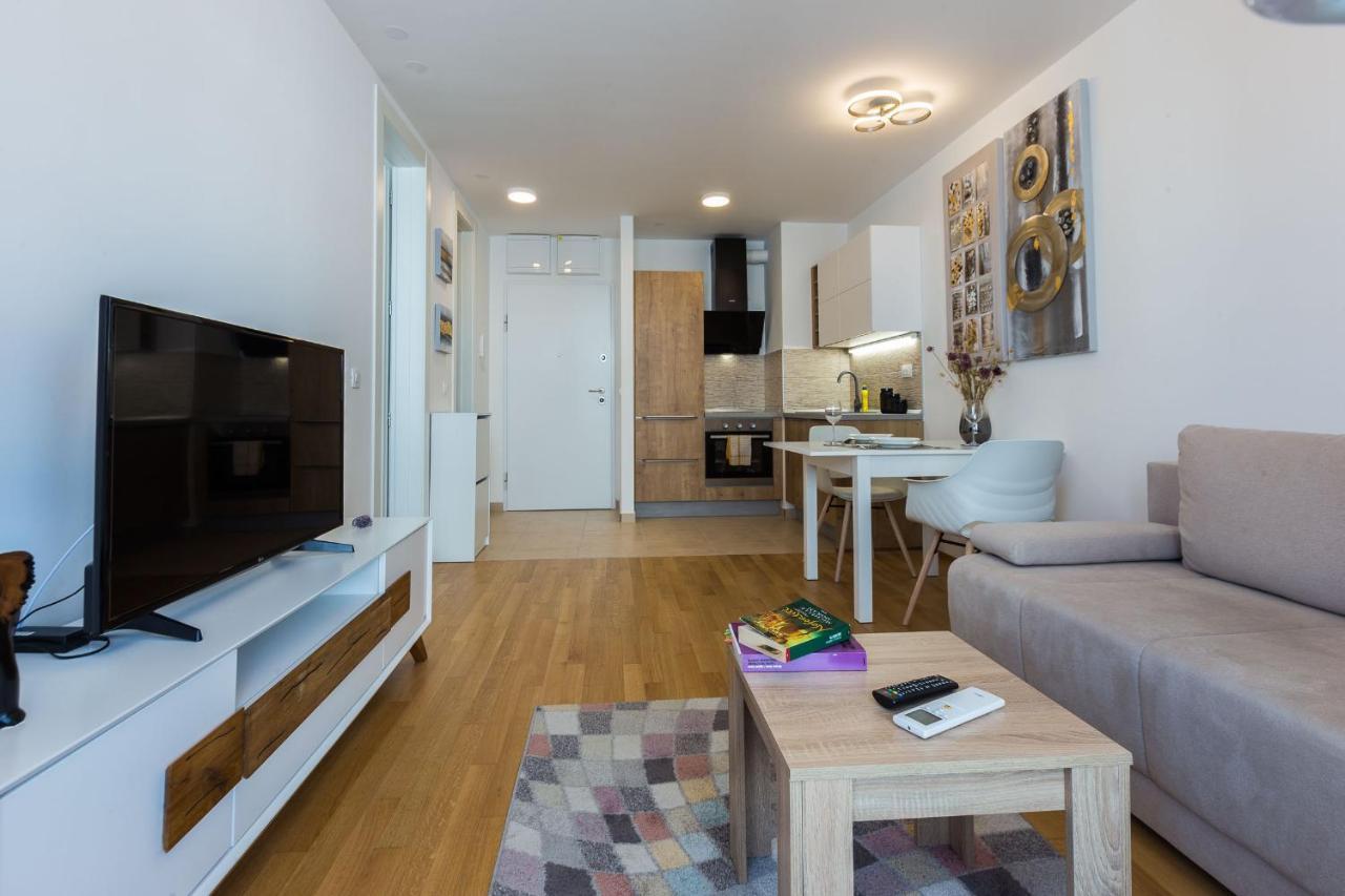 Tanja Modern Apartment With Balcony And Parking Garage Zara Esterno foto