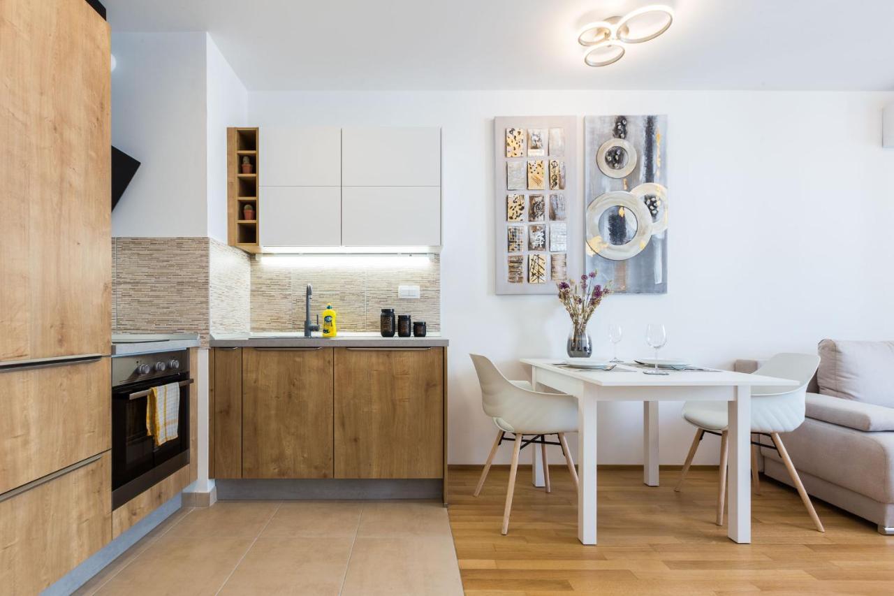 Tanja Modern Apartment With Balcony And Parking Garage Zara Esterno foto