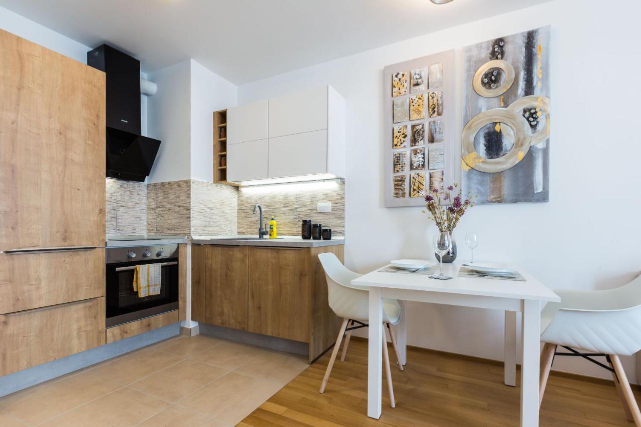 Tanja Modern Apartment With Balcony And Parking Garage Zara Esterno foto